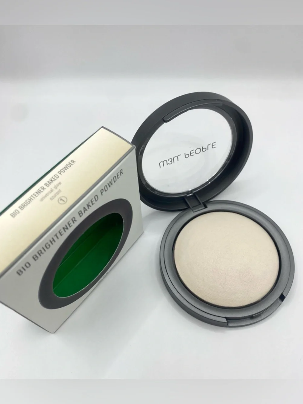 W3LL PEOPLE Bio Brightener Baked Powder‎ Universal Glow Azurant 1